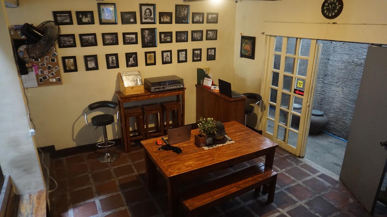 קואזון סיטי Kamuning Transient Hostel מראה חיצוני תמונה
