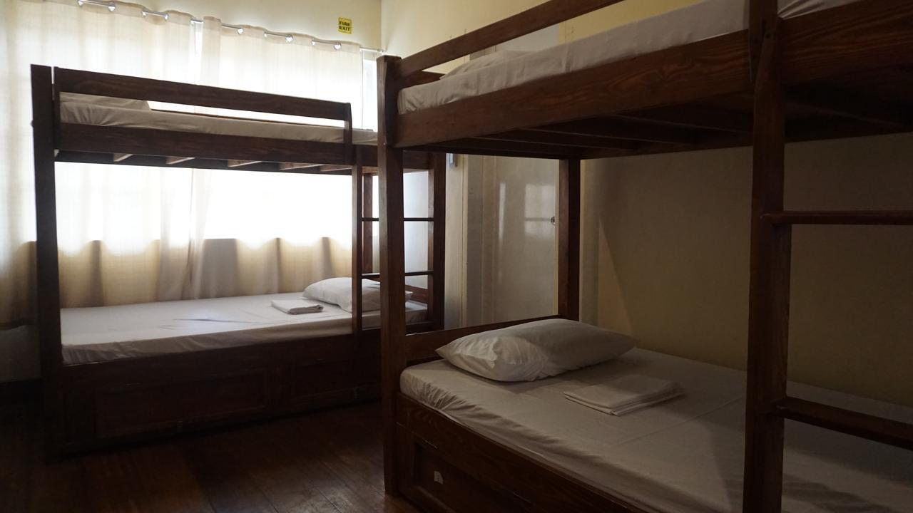 קואזון סיטי Kamuning Transient Hostel מראה חיצוני תמונה